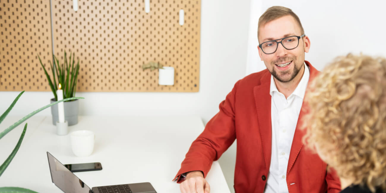 1300x650px
